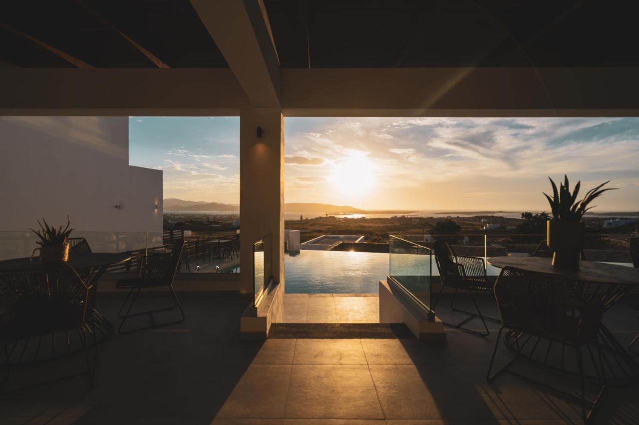 Kouros Blanc Resort & Suites Pounda Bagian luar foto