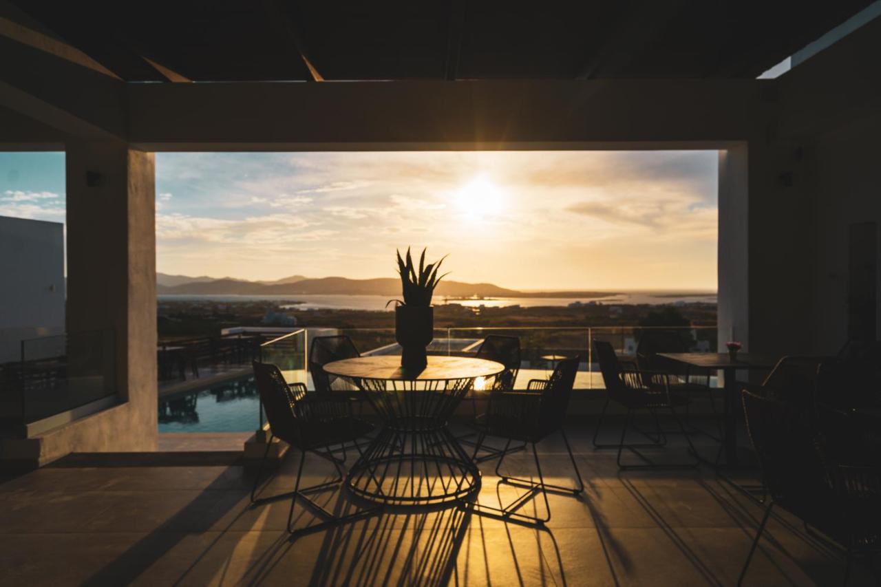 Kouros Blanc Resort & Suites Pounda Bagian luar foto