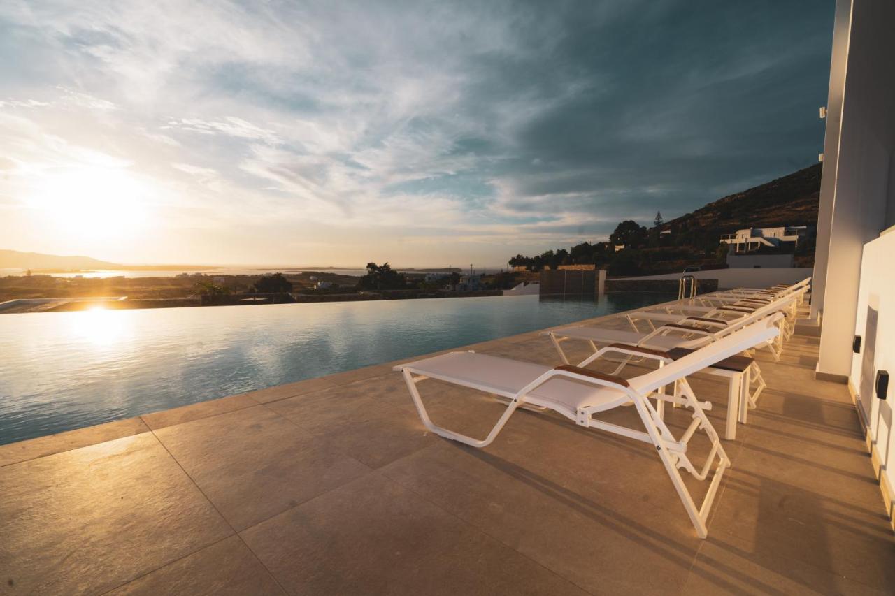 Kouros Blanc Resort & Suites Pounda Bagian luar foto