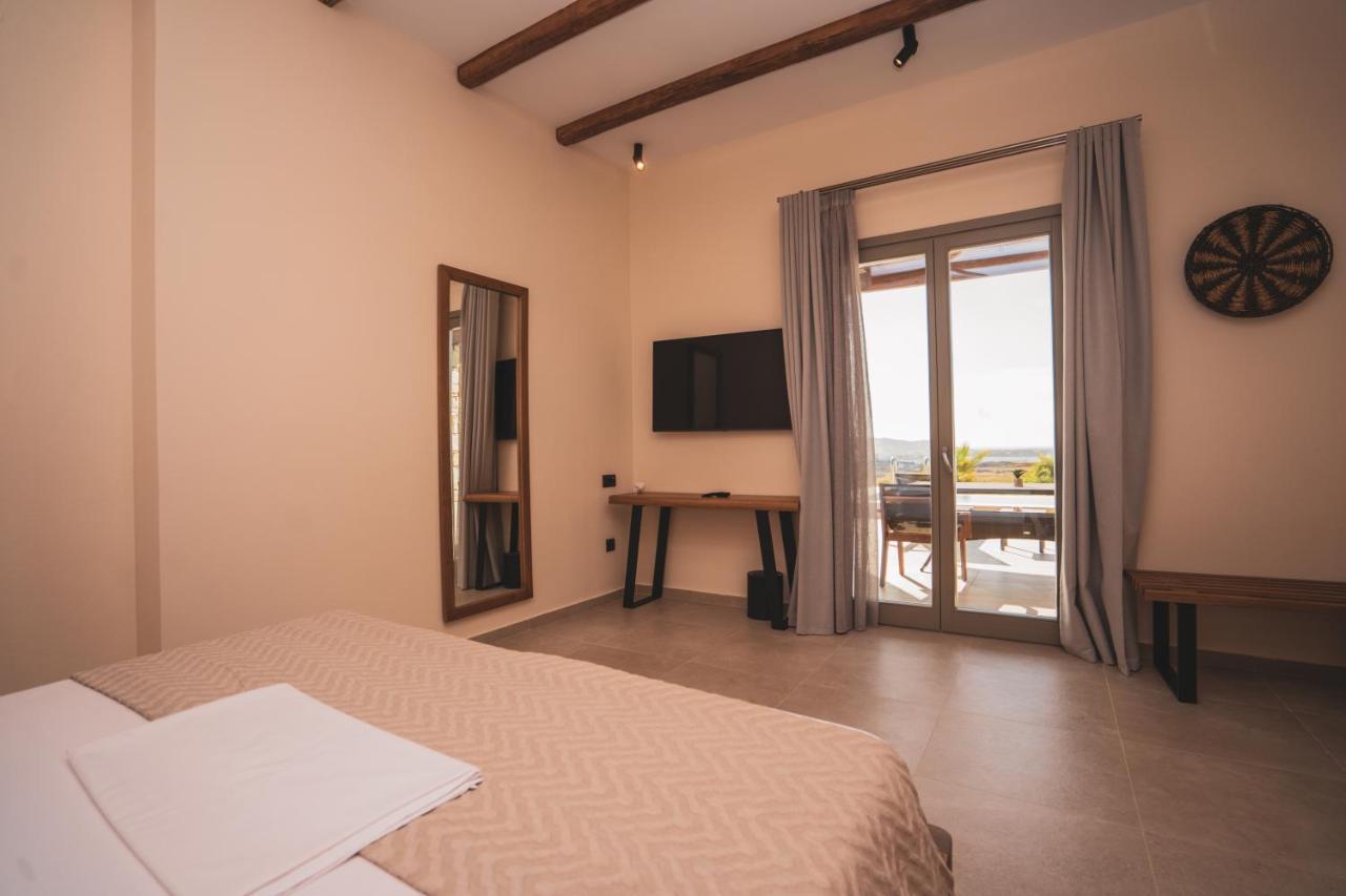 Kouros Blanc Resort & Suites Pounda Bagian luar foto