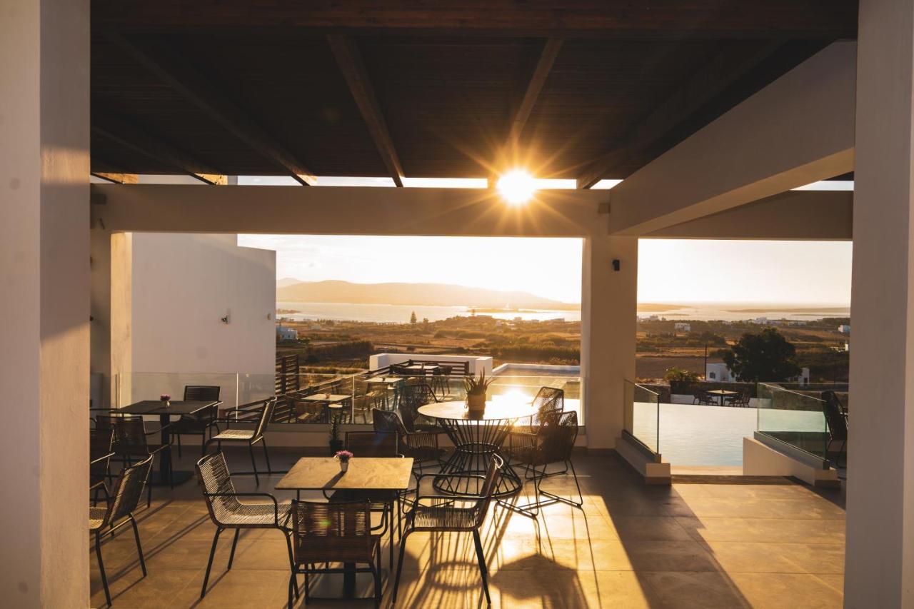 Kouros Blanc Resort & Suites Pounda Bagian luar foto